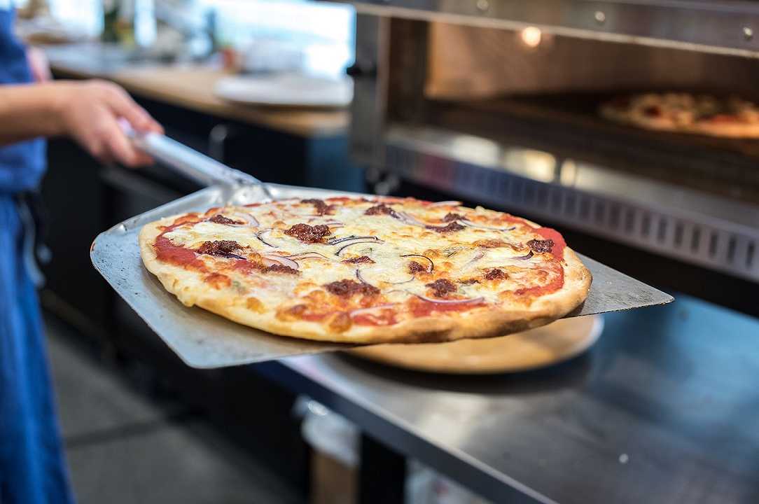 Rezzato: pizzeria aperta nonostante il Coronavirus, chiuso il locale