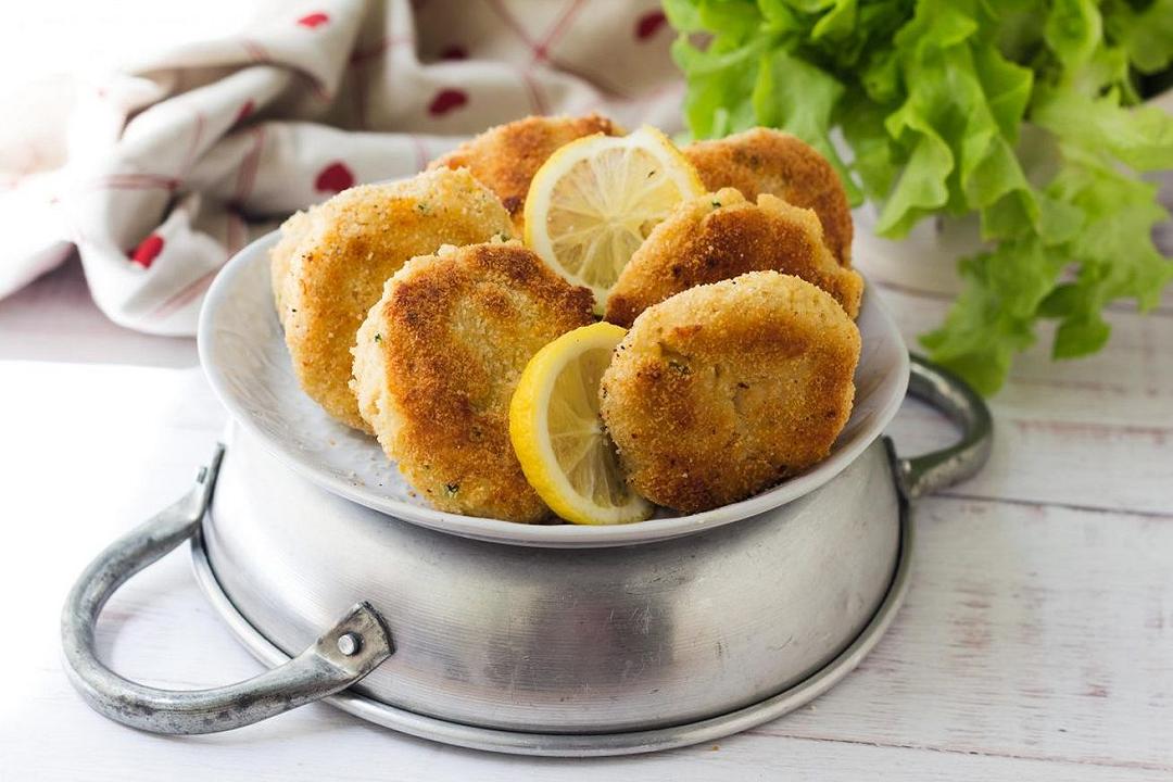 Polpette di merluzzo con patate e carote