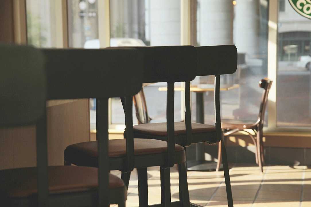 Ristoranti: Milano concederà tavoli in tutti gli spazi possibili, senza tasse