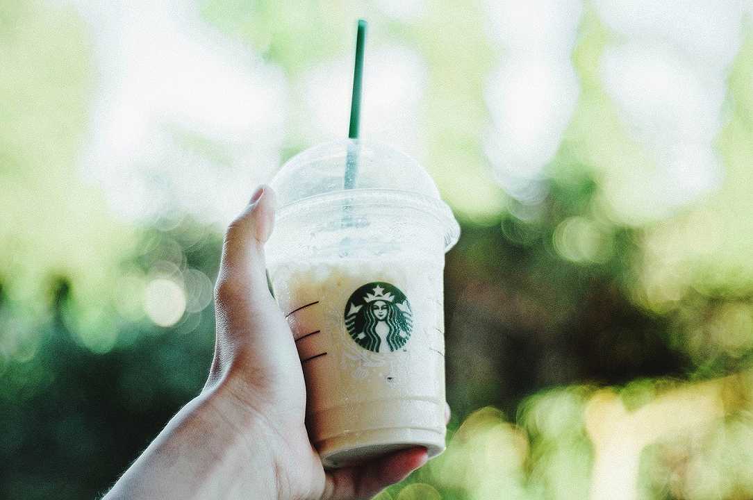 Starbucks rivela tre ricette delle sue bevande da replicare a casa