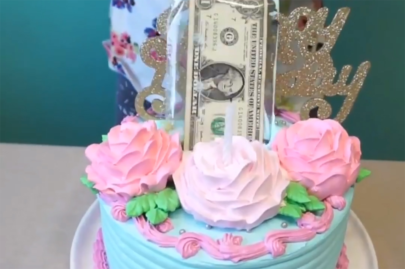 surprise cake banconote