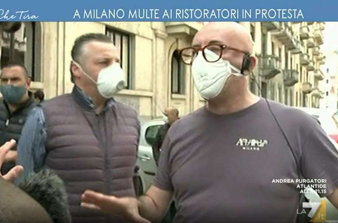 Ristoranti: multati per assembramento gli esercenti in protesta a Milano