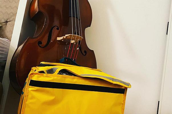 Delivery: da musicista a rider, la nuova vita senza diritti di Niccolò Bonavita