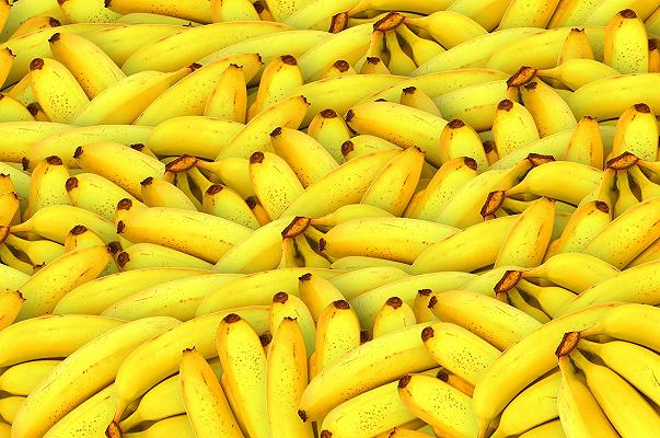 Banane: cosa c’è (ancora) dietro il casco giallo che compriamo