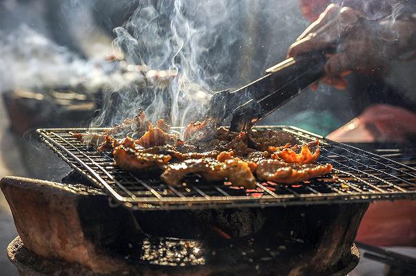 Belgio: polizia di confine fa un barbecue al posto di blocco