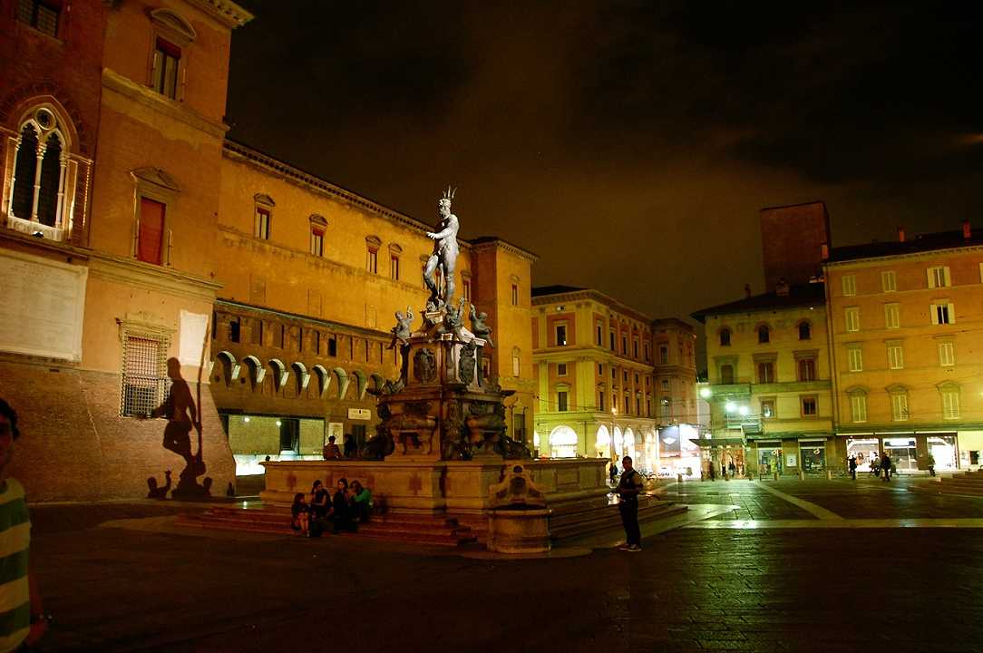 Bologna: vendita di alcolici e bevande vietata nel centro storico dopo le 21