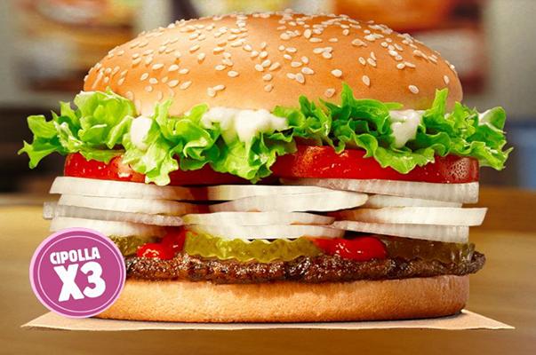 Ristoranti: Burger King Italia lancia il panino alla cipolla per garantire le distanze