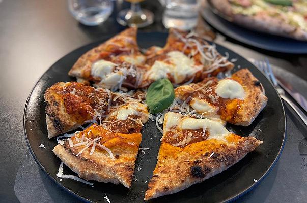 1000 Gourmet: recensione della pizzeria napoletana a Venezia