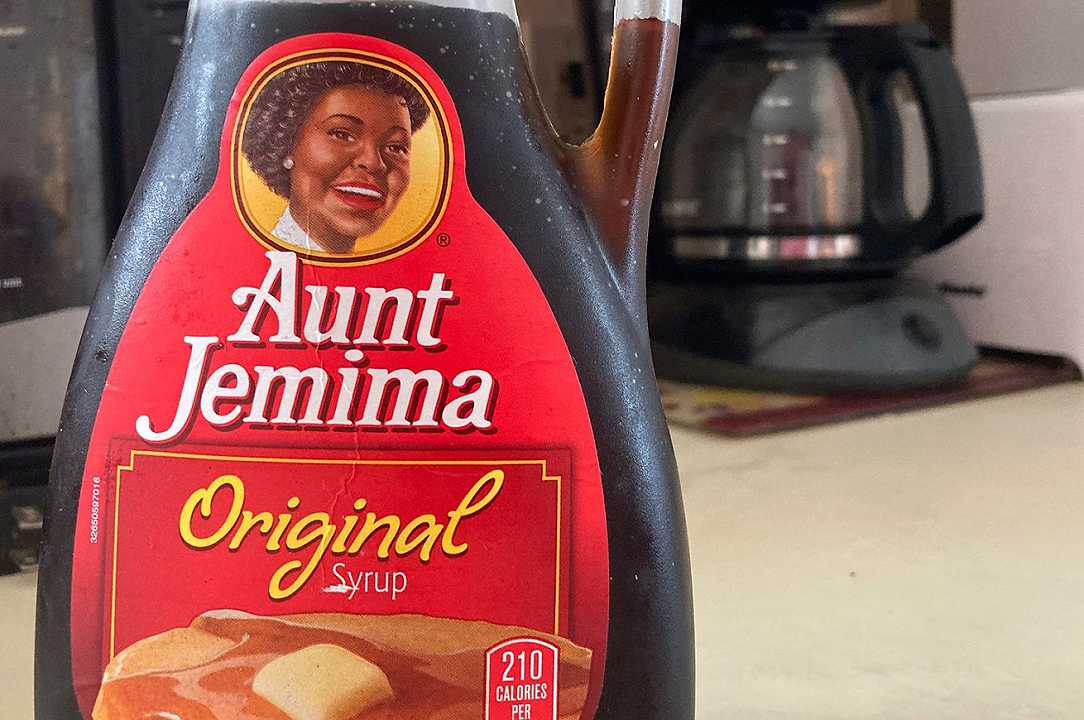 Usa: lo sciroppo Aunt Jemima cambia nome e logo per evitare lo stereotipo razziale