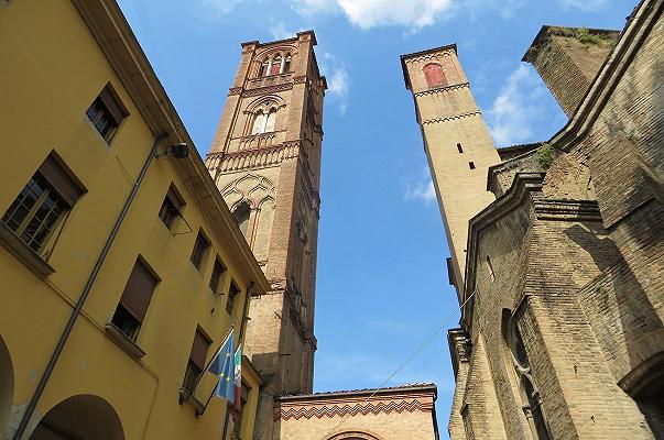 Bologna: multati 7 negozi di alimentari aperti dopo le 21