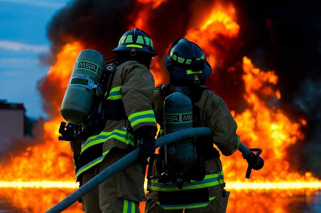 Nocera Pagani: incendio al mercato ortofrutticolo, scattano le indagini