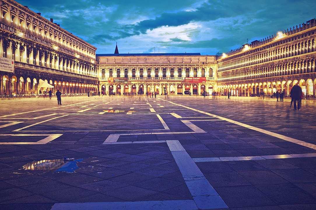 Venezia, Caffè Quadri: ok agli ombrelloni in Piazza San Marco