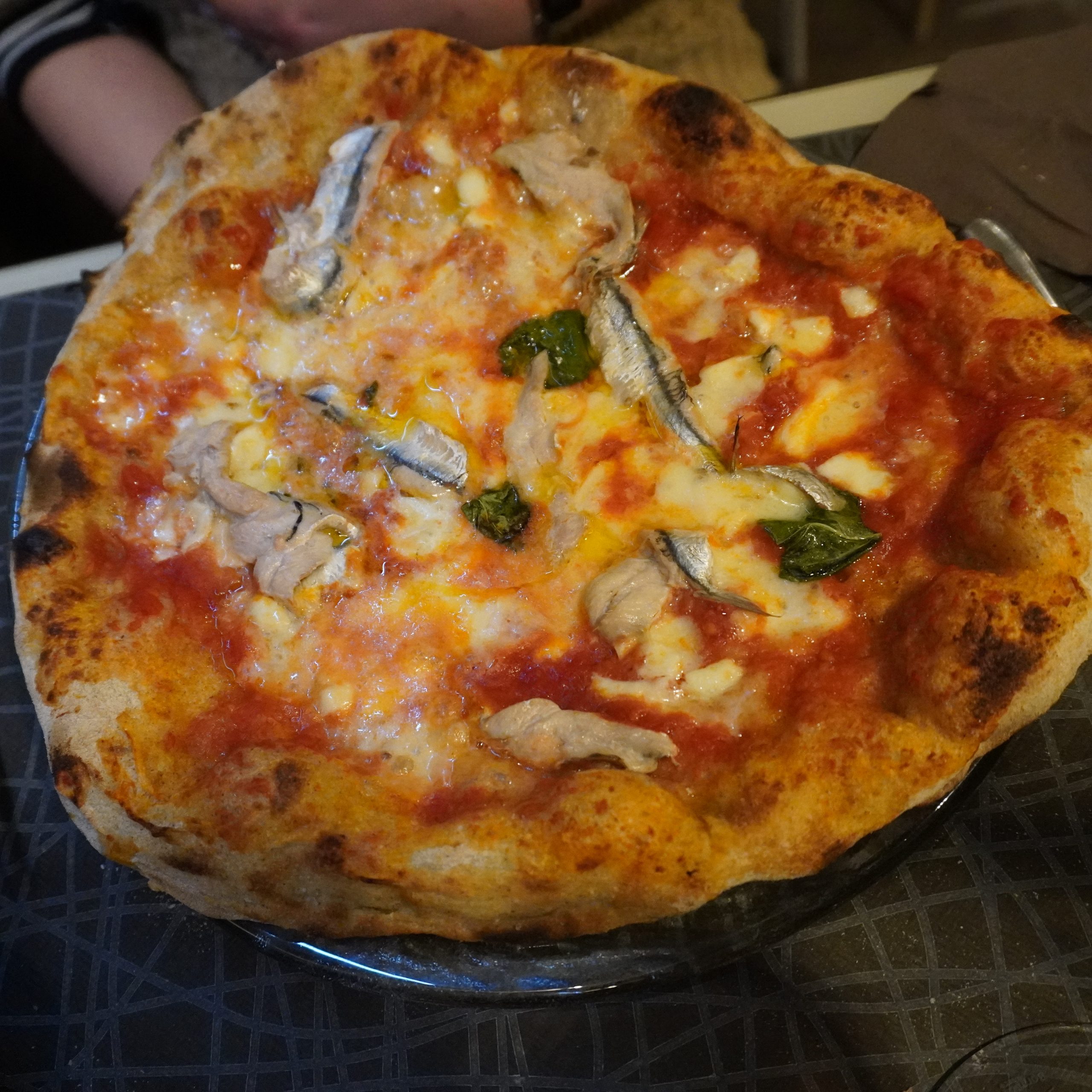 pizze_vaganti_da_michele_pizza_napoli_alici_fresche