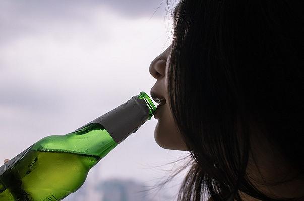 Ancona: vietato bere in strada con bicchieri o bottiglie aperte