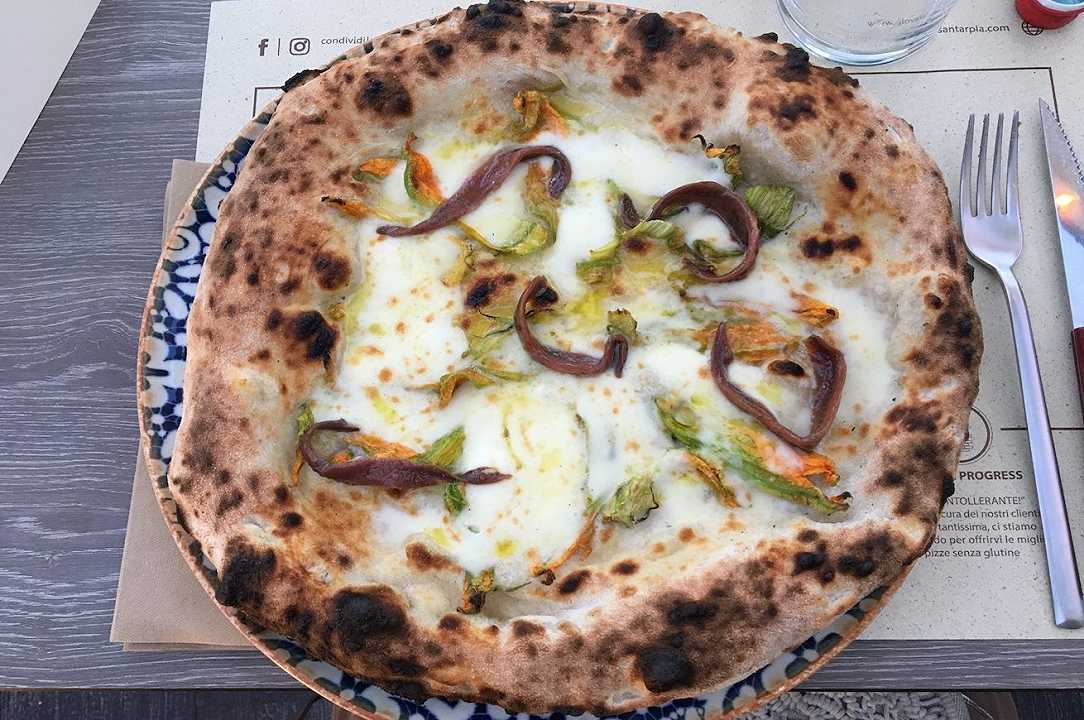 Pizzeria Giovanni Santarpia a Firenze, recensione: la miglior pizza napoletana in città