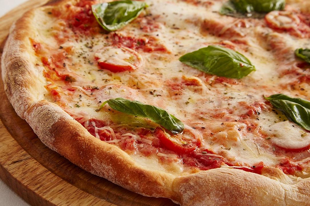 Bari: pizzeria chiude dopo trent’anni, “non accettiamo un’estorsione”