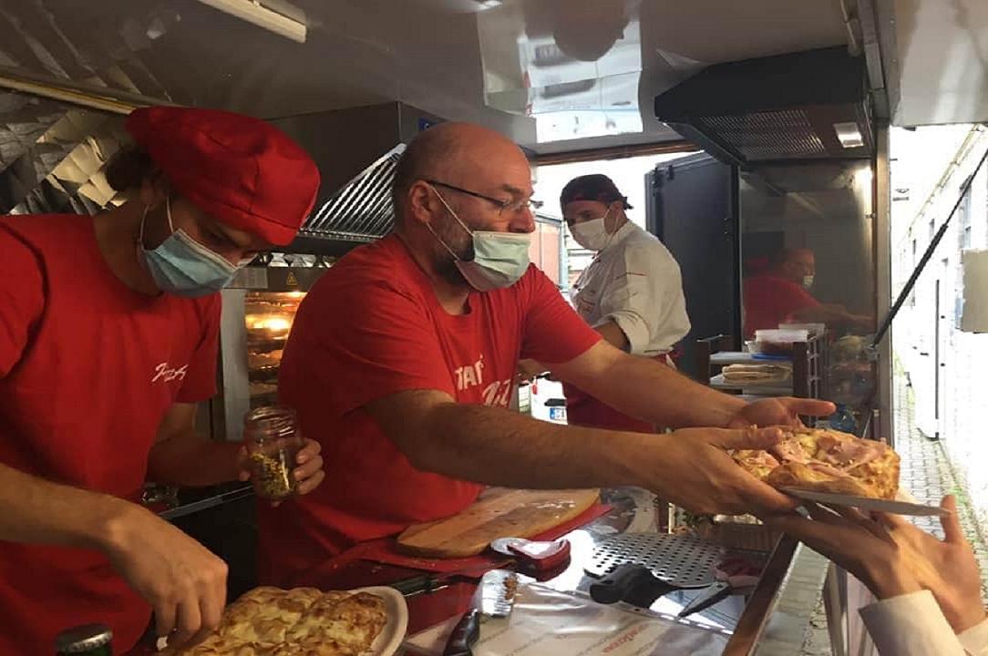 Roma: PizzaAut, la pizzeria dei ragazzi autistici, va a Montecitorio