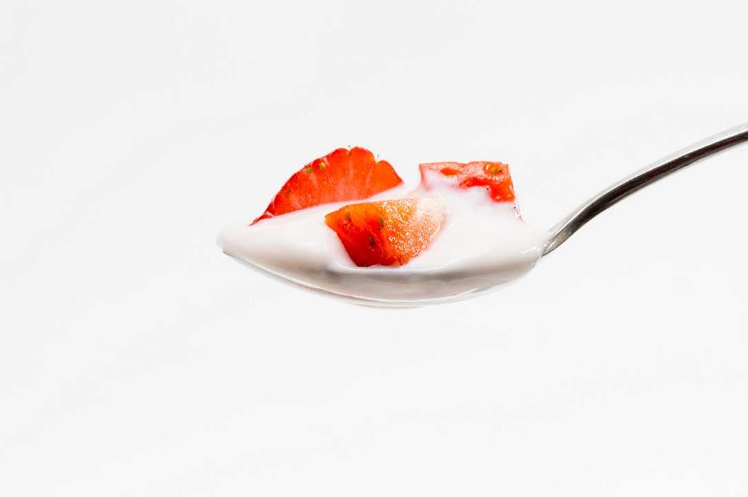 Yogurt Greco senza grassi e con pezzi di fragola Despar: richiamo per rischio chimico