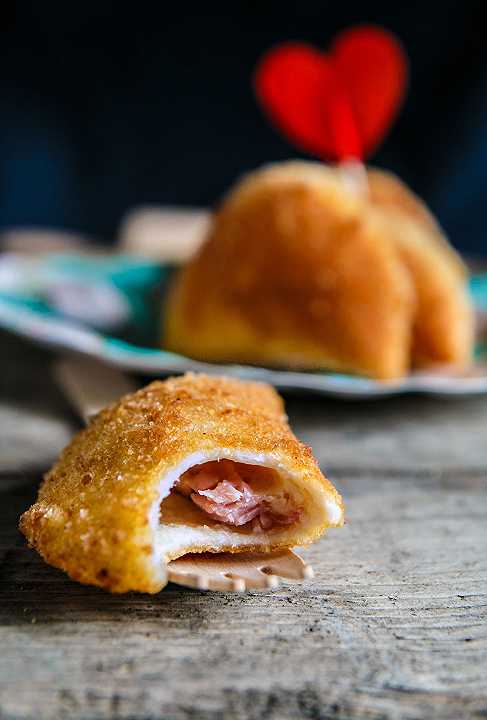 Panzerotti di pancarré prosciutto cotto e fontina