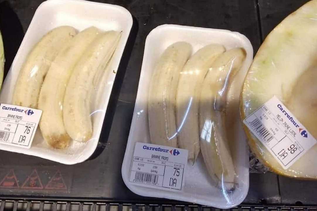 Supermercati: al Carrefour sbucano le banane già sbucciate