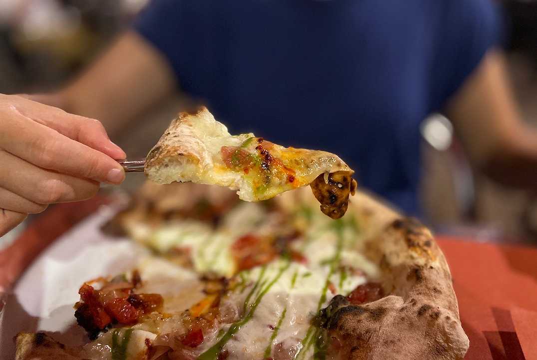 Birraria La Corte a Venezia: recensione di una pizza esagerata