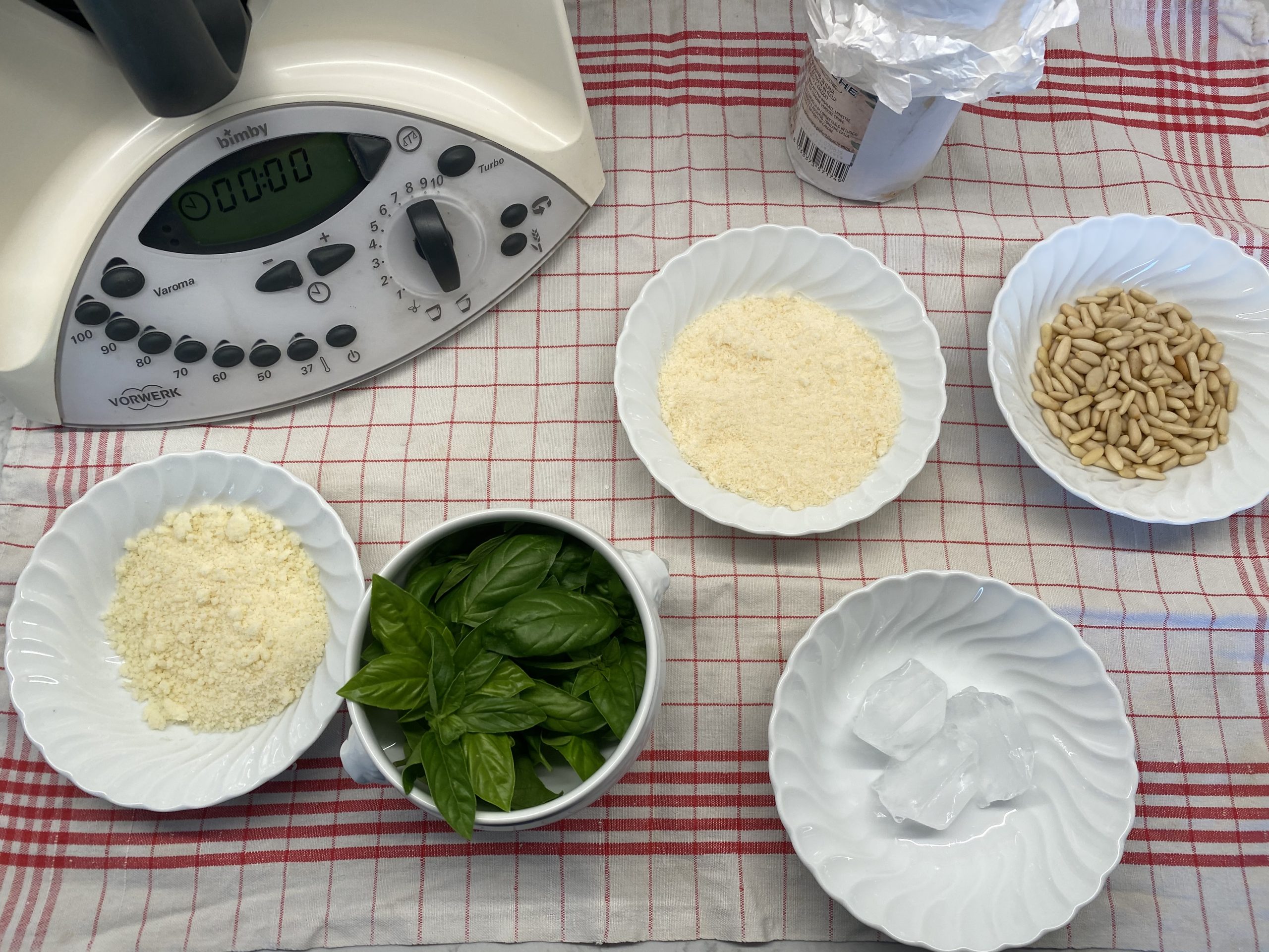Occorrente pesto per il bimby