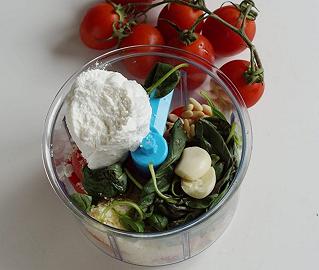 Aggiungete gli ultimi ingredienti e mixate