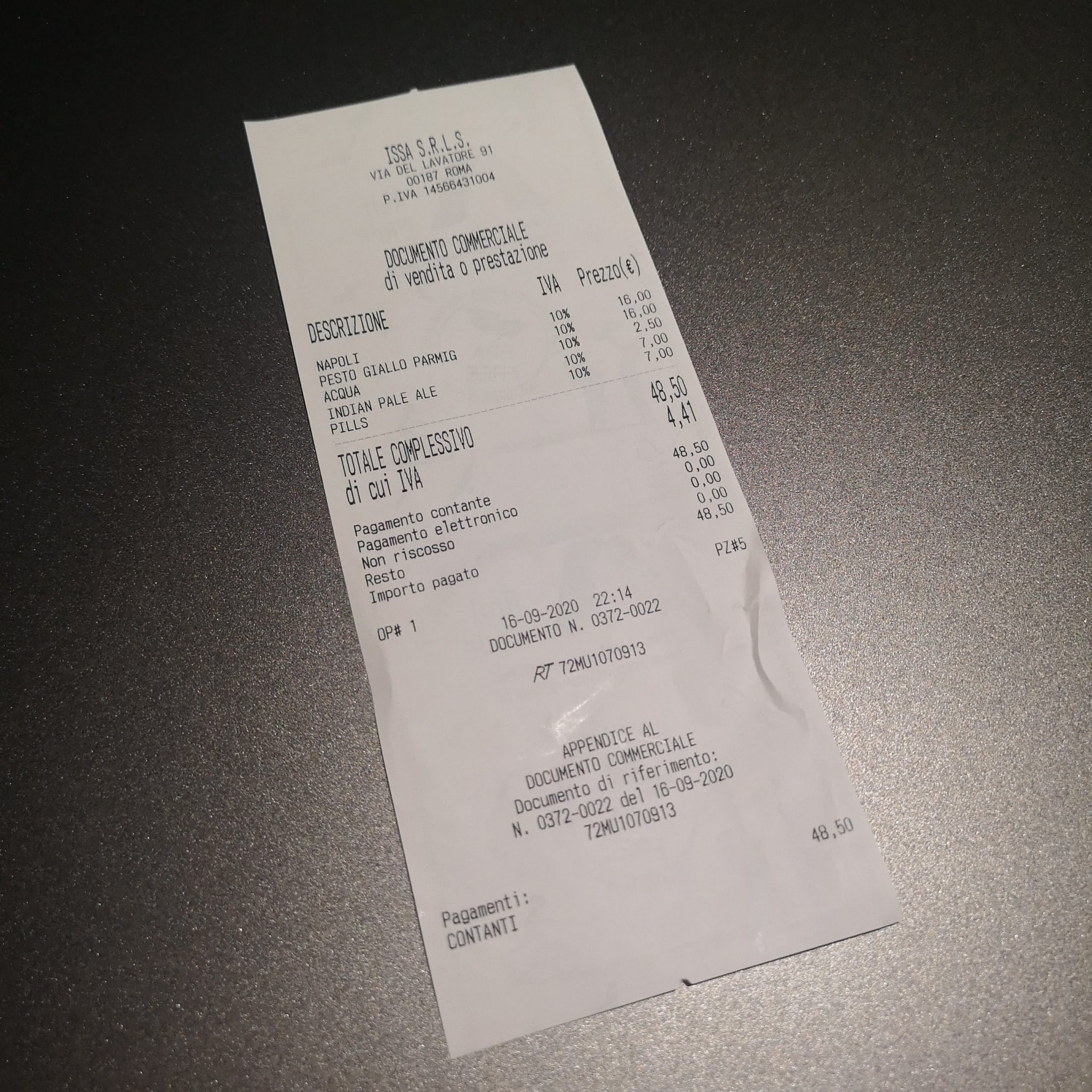 Piccolo Buco a Roma recensione di un canotto" a Trevi