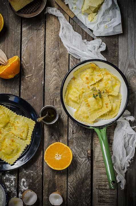 Ravioli al salmone ricotta e finocchi all’arancia