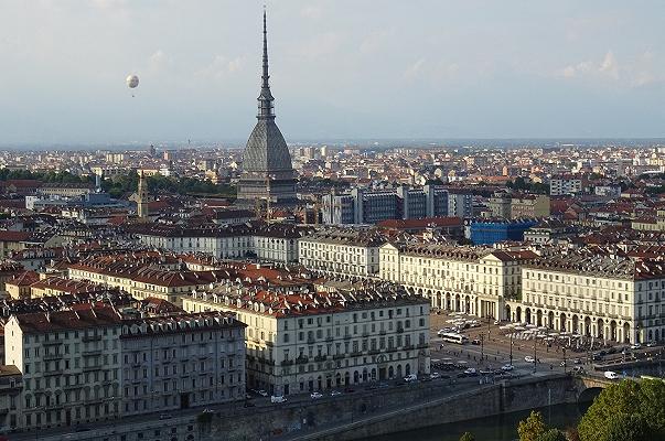 Torino: sequestrato il deposito degli All you can eat per alimenti malconservati