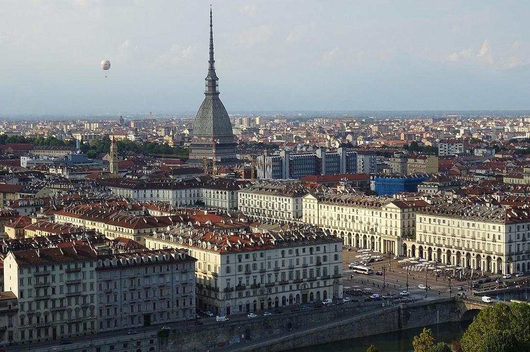 Torino: sequestrato il deposito degli All you can eat per alimenti malconservati