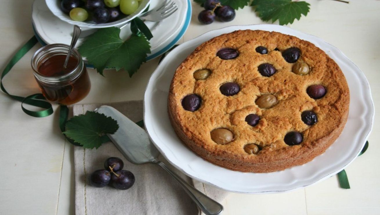 torta alla vaniglia e uva