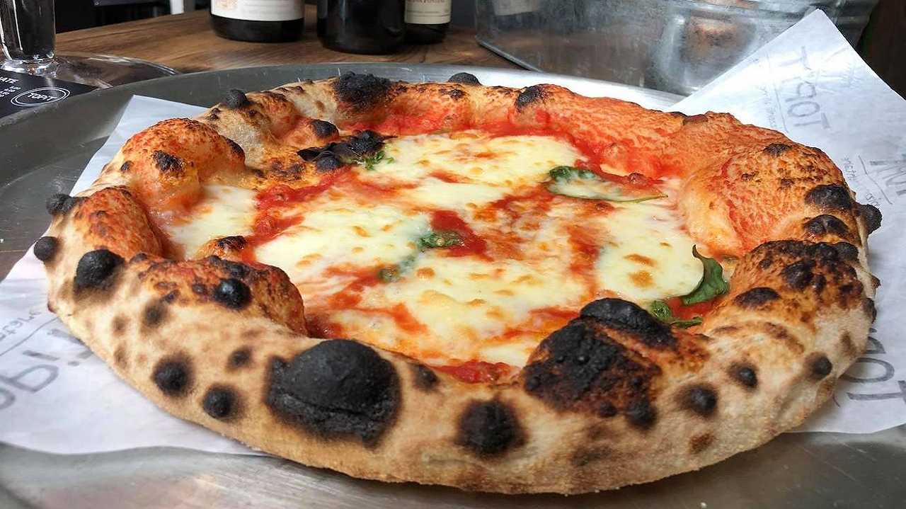 Topit a Torino: la piccola pizza shabby chic di San Salvario