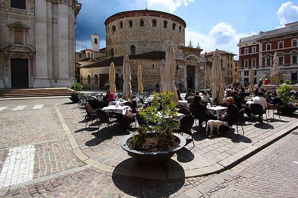 Brescia, vietato vendere alcolici in zona stazione: si rischia l’arresto