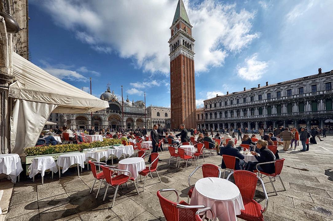 Venezia: se il Dpcm rischia di far chiudere (persino) i caffè di Piazza San Marco