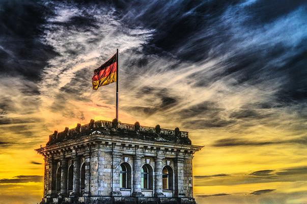 Germania: ristoranti chiusi alle 23, coprifuoco per contenere il Coronavirus
