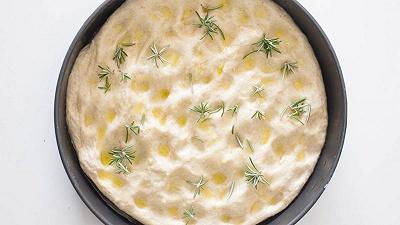 Irrorate con olio, sale e rosmarino