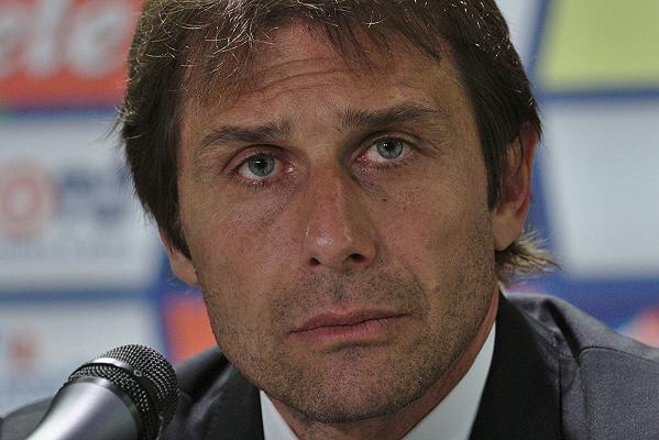 Antonio Conte accusa chi lo critica: bevete troppo vino e liquore