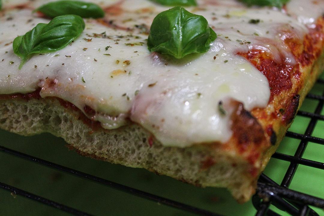Pizza al trancio fatta in casa: la ricetta perfetta “alla milanese”