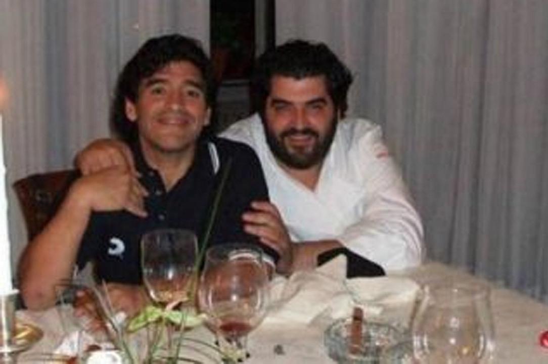 Antonino Cannavacciuolo ricorda Diego Armando Maradona: “un onore cucinare per te”