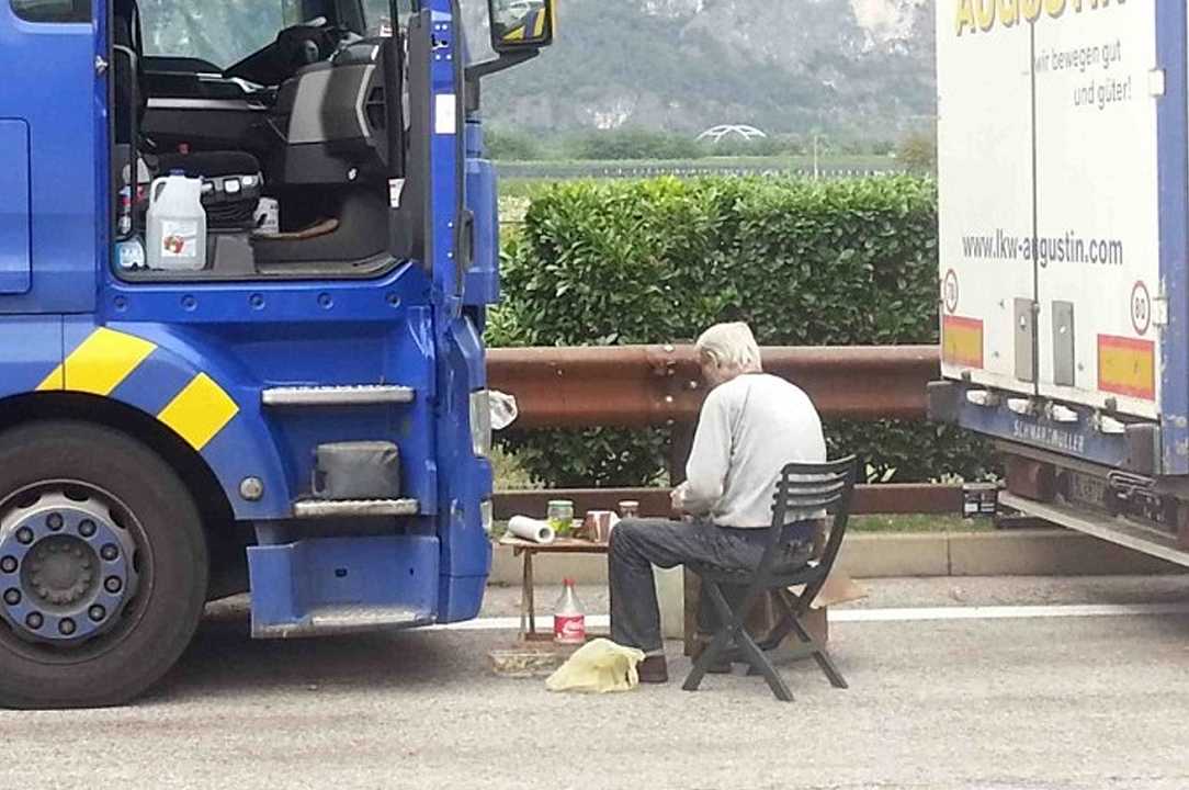 Genova: camionisti bloccati in porto senza cibo e servizi igienici