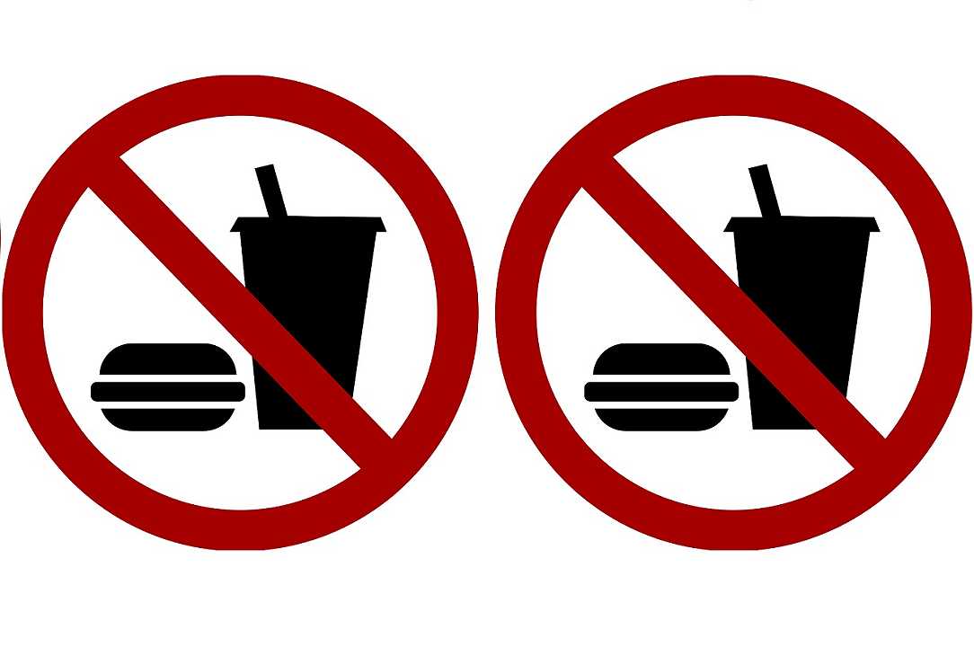Marche: vietato mangiare e bere all’aperto dopo le 16 nelle aree pubbliche