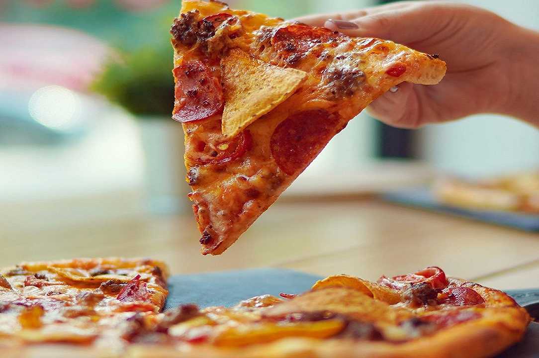 Domino’s introduce una pizza al salame vegana