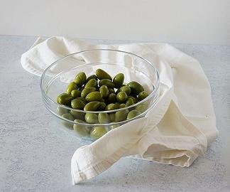 Sciaquate le olive e mettetele a bagno