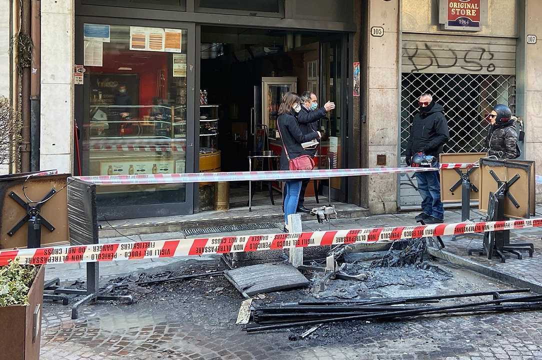 Padova, in fiamme tre bar storici del centro: l’incendio è doloso