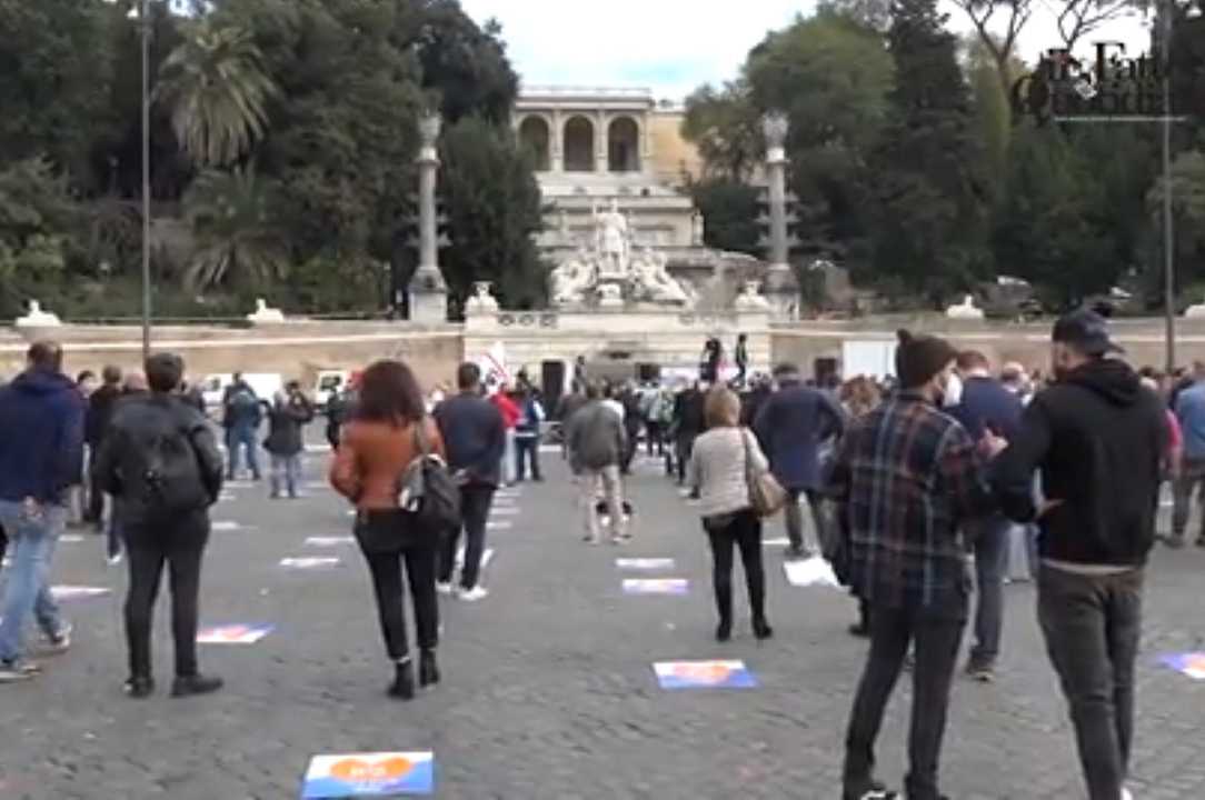 Ristoranti in protesta a Roma: “Meglio il lockdown, riapriamo a Natale”