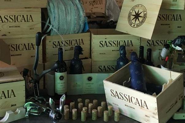 Vino, scoperto traffico di DOCG toscane contraffatte: l’operazione dei Nas