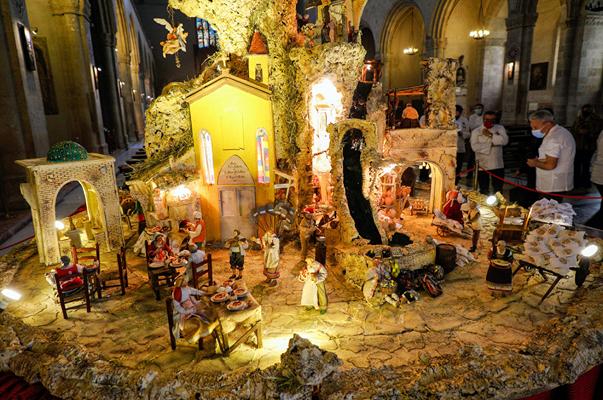 Napoli: presepe di pizza realizzato dai pizzaiuoli napoletani