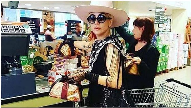 lady gaga panettone bazzoli