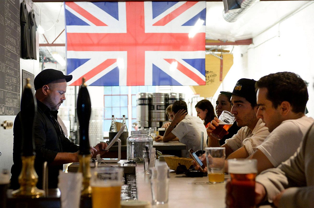 los-angeles-bere-birra-senza-limiti